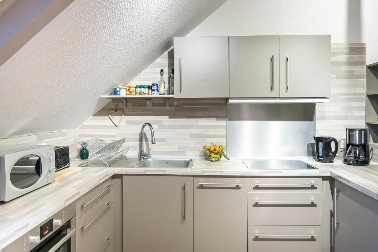 Le Petit Melorien Apartment Saint Meloir des Ondes Bagian luar foto