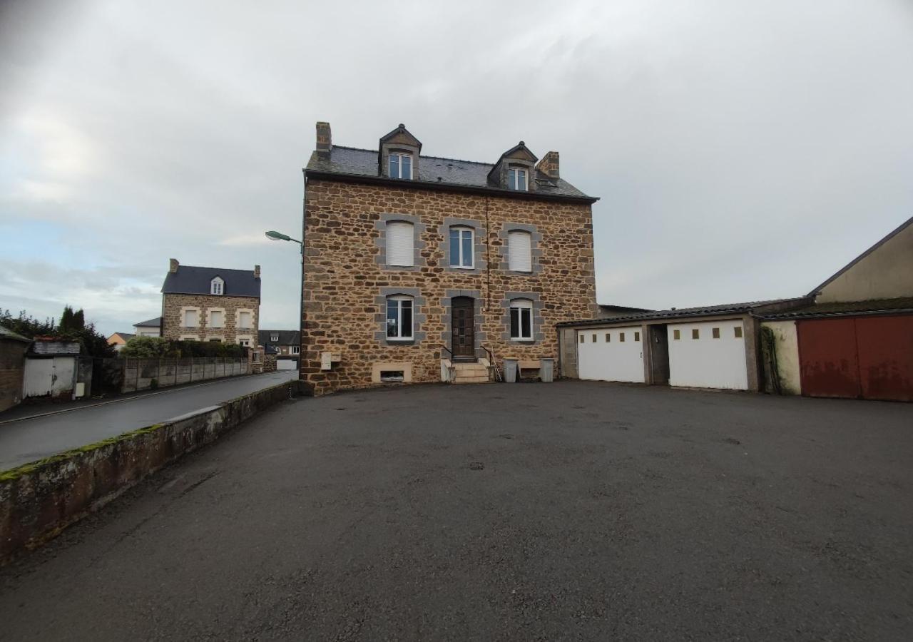 Le Petit Melorien Apartment Saint Meloir des Ondes Bagian luar foto